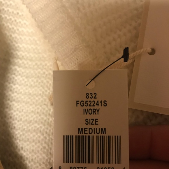 White designer sweater - Picture 4 of 4